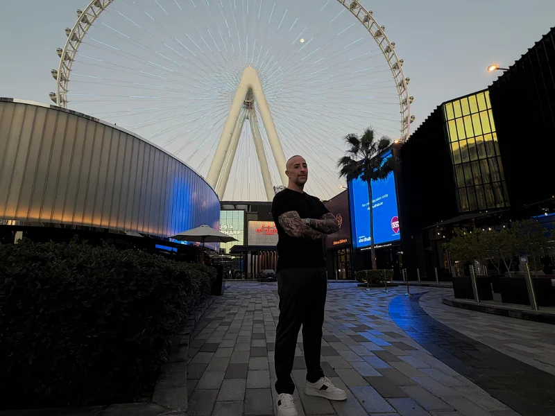 Riccardo Lucietti a Bluewaters Dubai, lifestyle e costo della vita reale