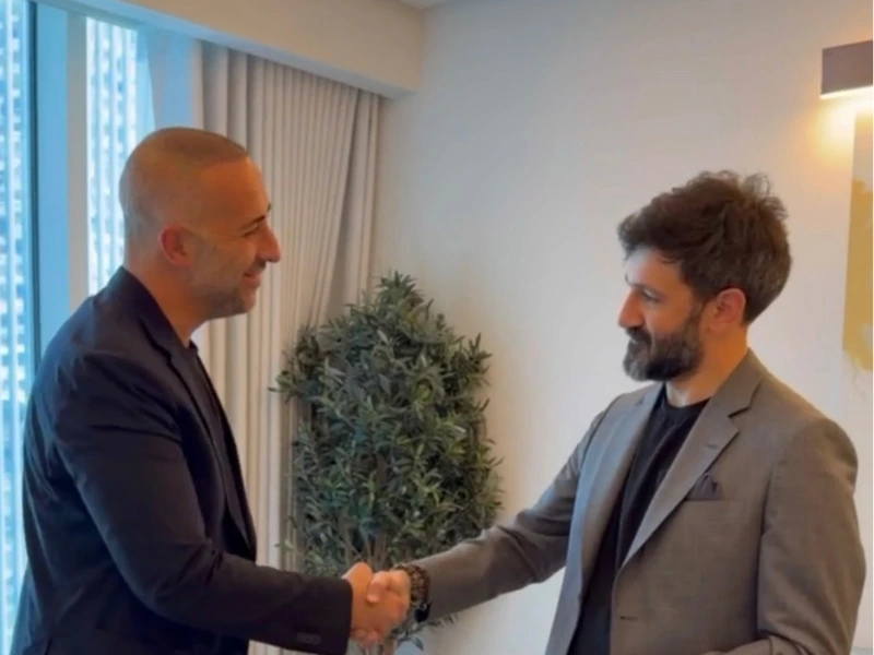 Riccardo Lucietti stretta di mano consulenza Dubai